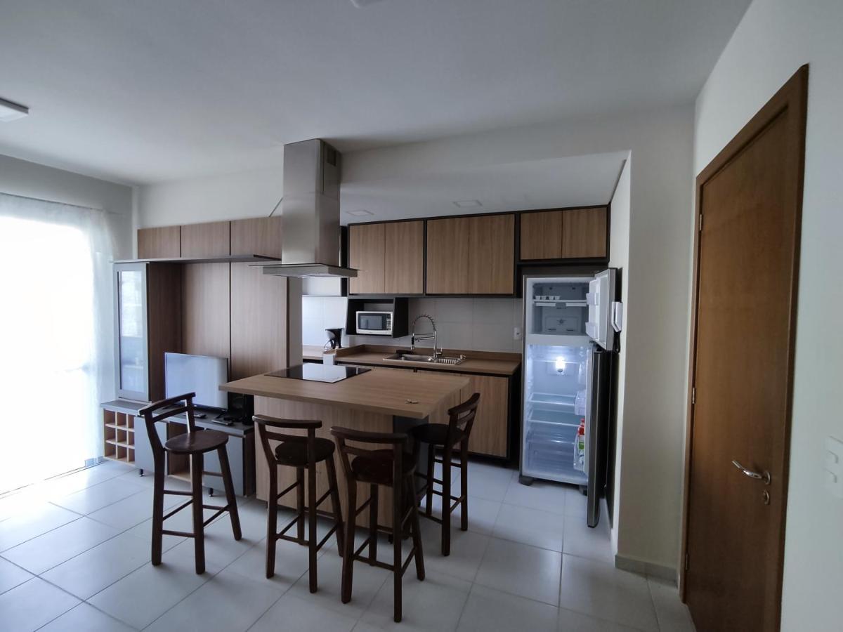 Apartamento Confortável Com Piscina E Churrasqueira *